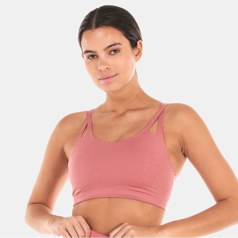 Womenโs NWT Adidas Yoga Studio Luxe Light Support Bra Blush Peach Size 2XS